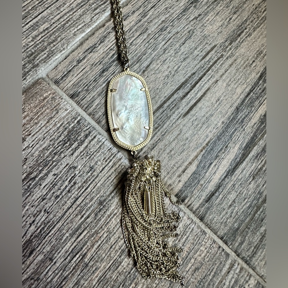 Kendra Scott Rayne Gold Long Pendant Necklace in Ivory Mother of pearl